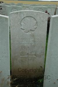 Canada Cemetery Tilloy Les Cambrai - Young, Harold Joseph